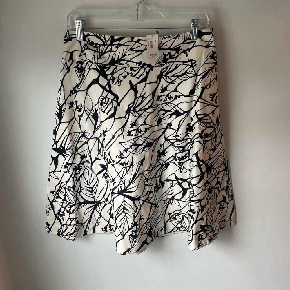 The Limited NWT Leaf Print Skirt Size 6 A Line Black White Cotton Sateen